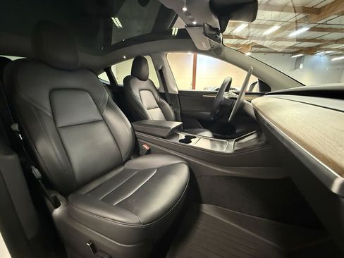 Used 2023 Tesla Model Y Long Range AWD/4WD image 13