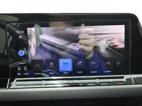 Used 2024 Volkswagen Golf R image 58