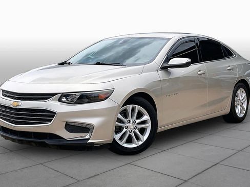 Used 2016 Chevrolet Malibu LT FWD image 2