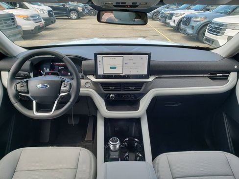 New 2026 Ford Explorer Platinum AWD/4WD image 13