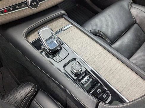 Used 2021 Volvo XC90 T8 Inscription w/ Advanced Package image 12