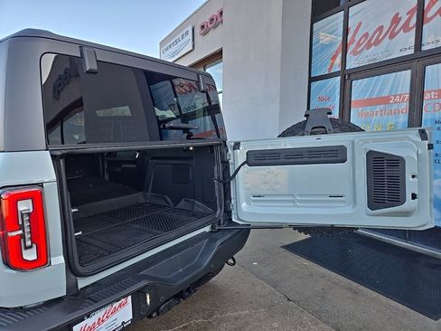 Used 2023 Ford Bronco Badlands w/ Sasquatch Package image 93