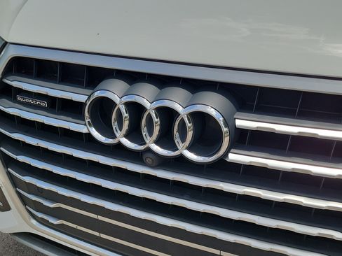 Used 2017 Audi Q7 3.0T Premium Plus AWD/4WD image 6