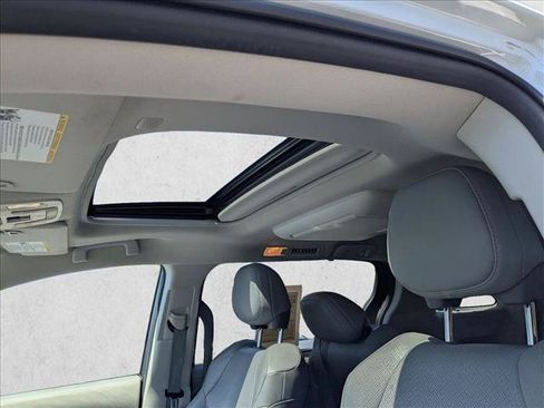 Used 2021 Toyota Sienna Limited AWD/4WD image 16