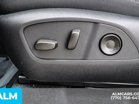 Used 2025 Chevrolet Traverse LT w/ Enhanced Driving Package image 36