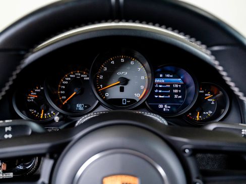Used 2018 Porsche 911 GT3 RWD image 58