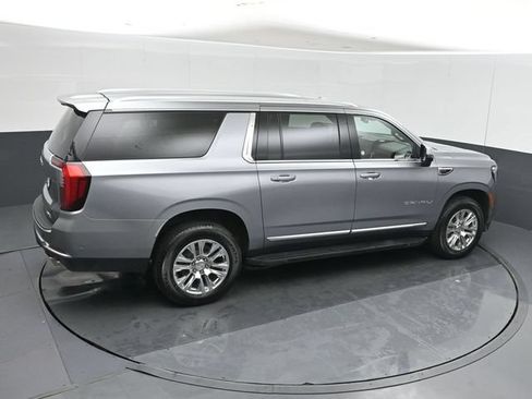Used 2025 GMC Yukon XL Denali AWD/4WD image 34