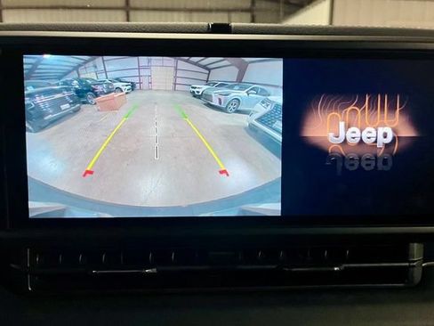 Used 2024 Jeep Wrangler Unlimited Sahara w/ Dual Top Group AWD/4WD image 19