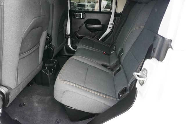 Used 2025 Jeep Gladiator Sport AWD/4WD image 13