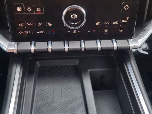 Used 2025 GMC Acadia Elevation image 21