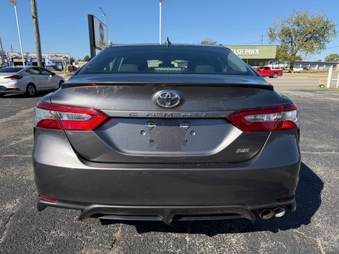 Used 2020 Toyota Camry SE image 6