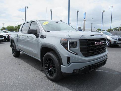 Used 2024 GMC Sierra 1500 Elevation AWD/4WD image 3