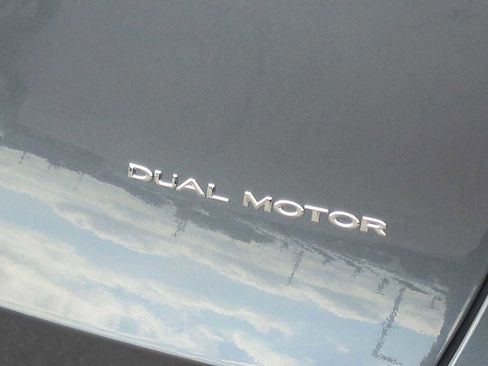 Used 2023 Tesla Model Y AWD image 30