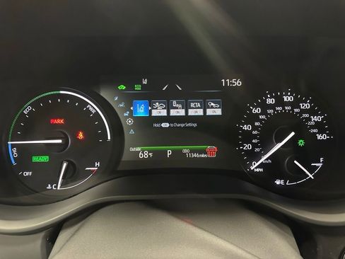 Used 2025 Toyota Sienna LE image 23