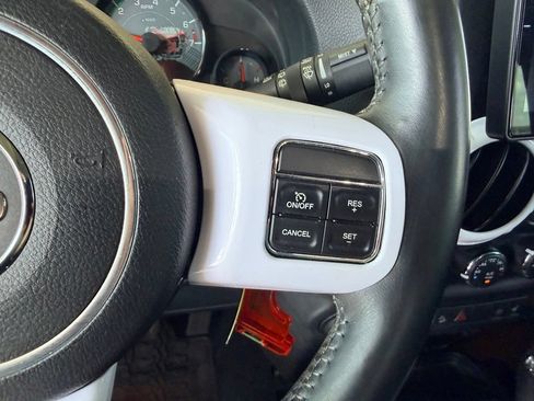 Used 2016 Jeep Wrangler Unlimited Sahara AWD/4WD image 19