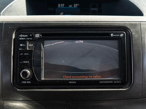 Used 2014 Toyota Sienna SE FWD image 25