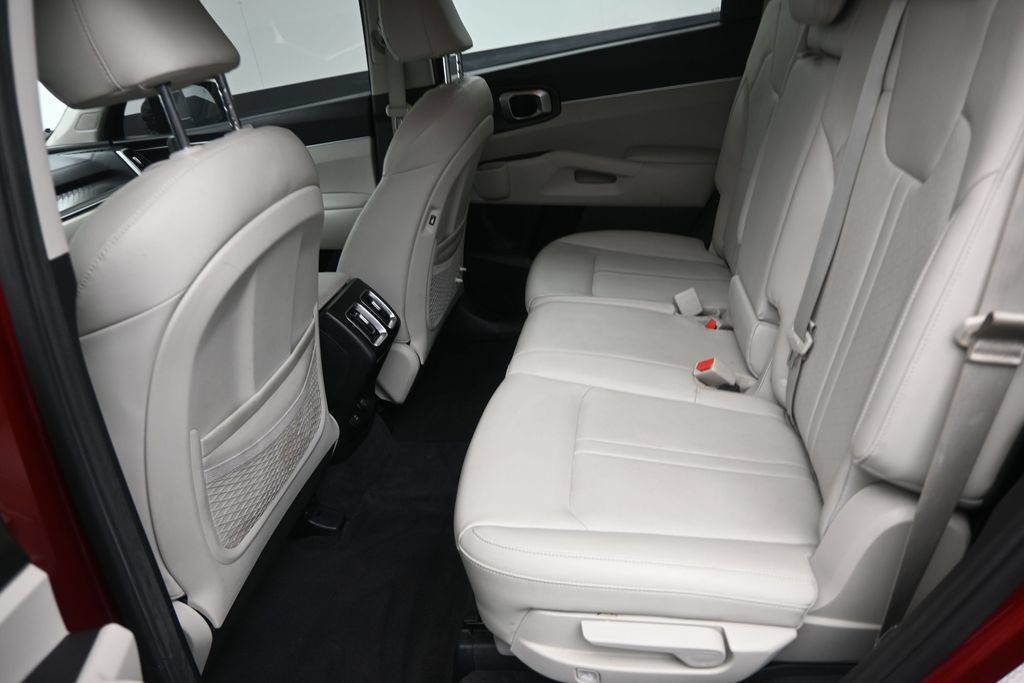 Used 2021 Kia Sorento S FWD image 14