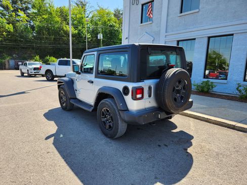 Used 2023 Jeep Wrangler Sport AWD/4WD image 3