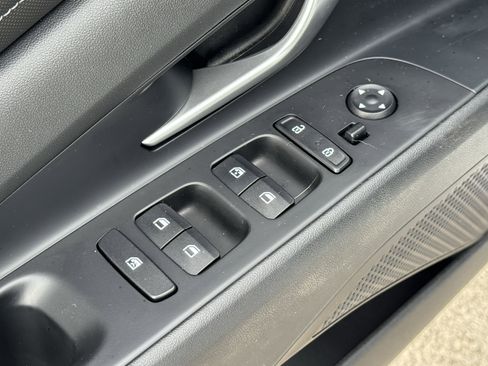 Used 2023 Hyundai Elantra SEL w/ Convenience Package image 24