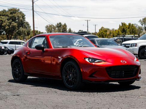 New 2026 MAZDA MX-5 Miata RF Club w/ Interior Package RWD image 3