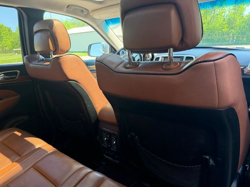 Used 2013 Jeep Grand Cherokee Overland w/ Advance Technology Group AWD/4WD image 34