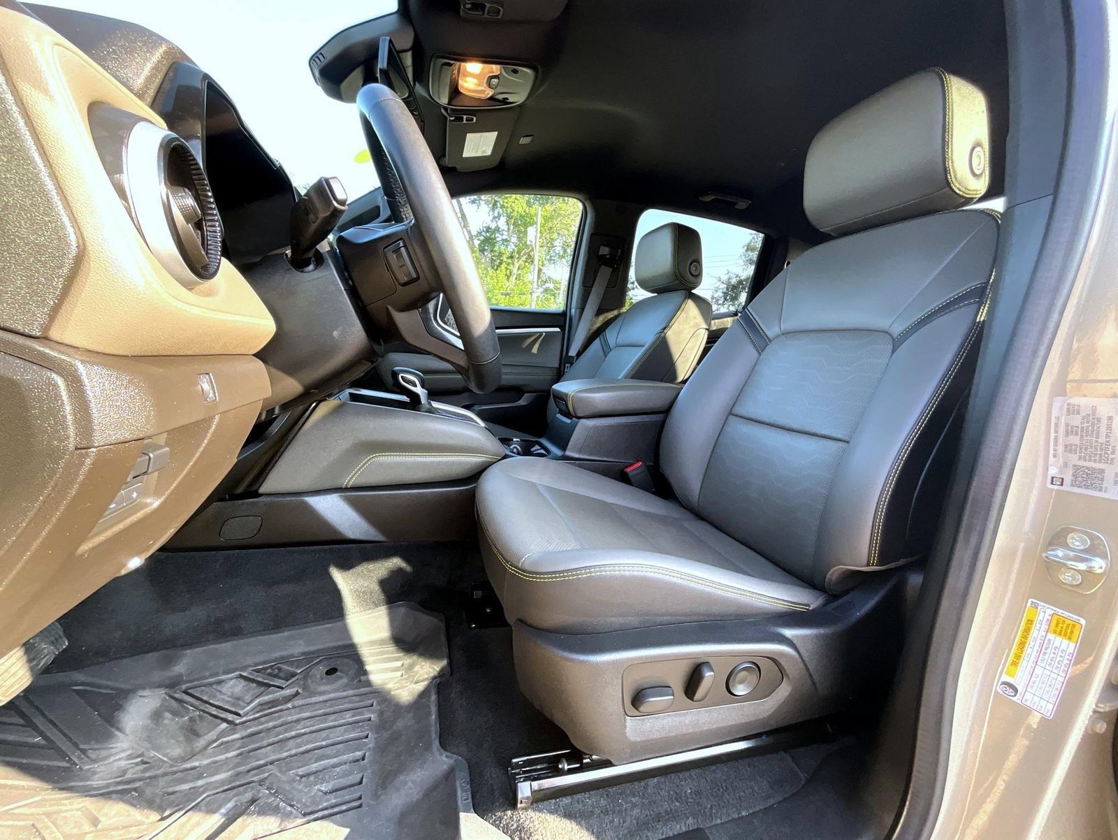 Used 2023 Chevrolet Colorado ZR2 w/ ZR2 Convenience Package III AWD/4WD image 11