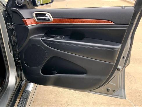 Used 2013 Jeep Grand Cherokee Limited RWD image 23