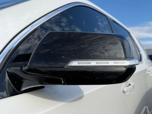 Used 2019 Chevrolet Traverse LT image 9