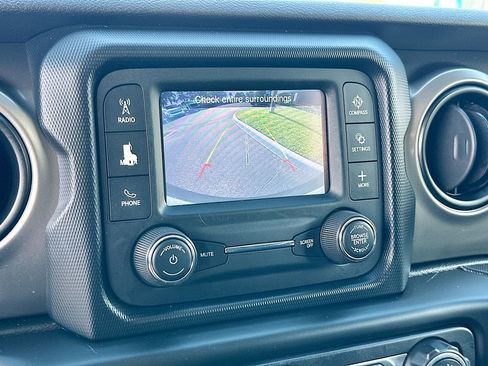 Used 2019 Jeep Wrangler Unlimited Sport S image 14