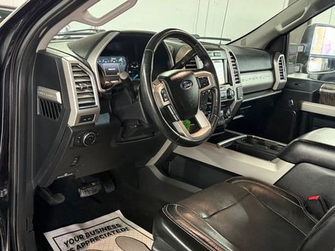 Used 2017 Ford F250 Lariat w/ Lariat Value Package image 16