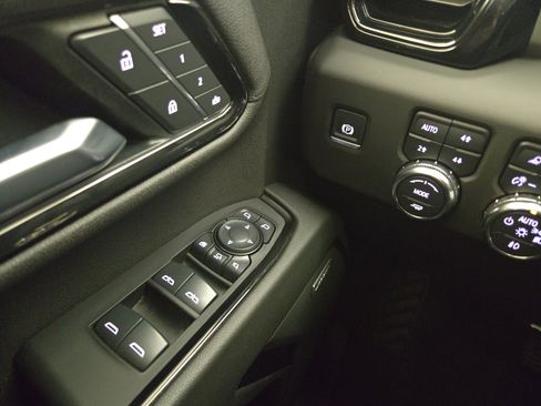 Certified 2025 GMC Sierra 3500 AT4 w/ Technology Package image 28