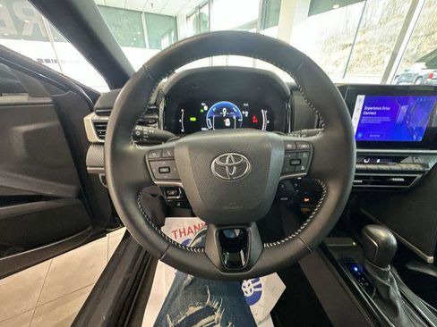 Certified 2025 Toyota Camry SE image 12