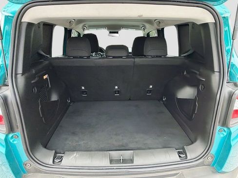 Used 2021 Jeep Renegade Latitude image 12