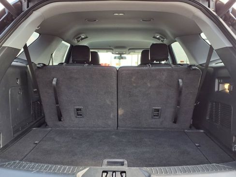 Used 2023 Ford Explorer XLT w/ Equipment Group 202A RWD image 10