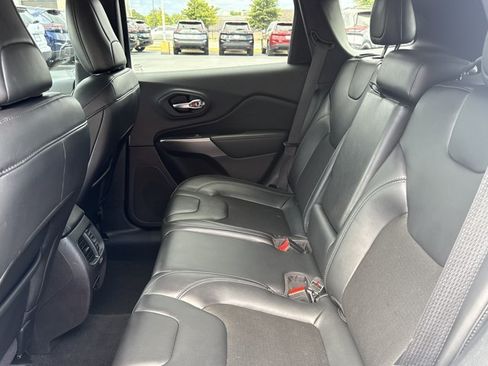 Used 2020 Jeep Cherokee Latitude Plus FWD image 6