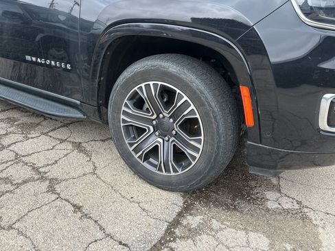 Used 2024 Jeep Wagoneer L Series II w/ Flexible Seating Group image 4