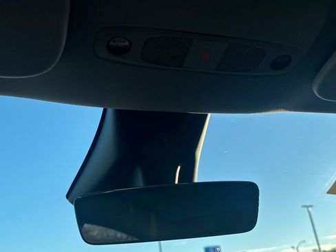 Used 2025 Tesla Model Y Long Range image 33