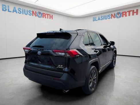 Used 2023 Toyota RAV4 XLE Premium AWD/4WD image 8