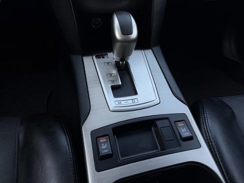 Used 2011 Subaru Outback 3.6R Limited image 27