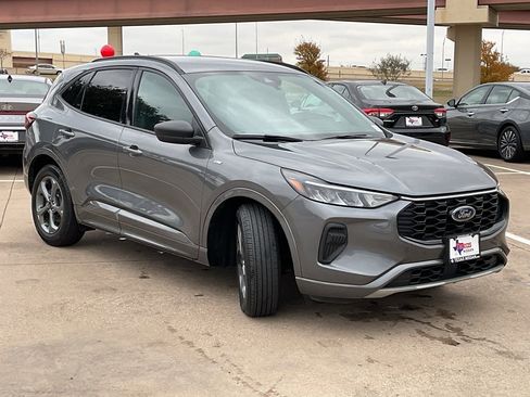 Used 2023 Ford Escape ST-Line image 4