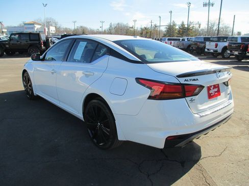 Used 2022 Nissan Altima 2.5 SR w/ Midnight Edition Package image 7