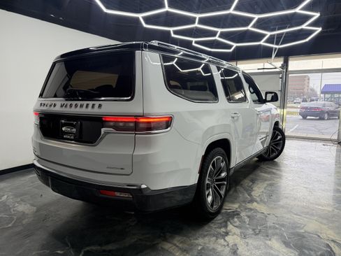 Used 2022 Jeep Grand Wagoneer Series III image 6