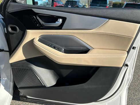 New 2026 Acura MDX SH-AWD image 25