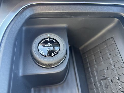 New 2025 Ford Expedition Max Platinum w/ Stealth Performance Package image 30