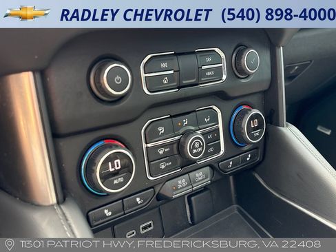 Used 2022 Chevrolet Suburban Z71 w/ Luxury Package AWD/4WD image 11