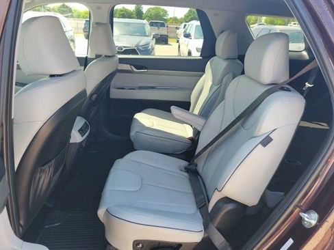 Used 2024 Hyundai Palisade SEL FWD image 16