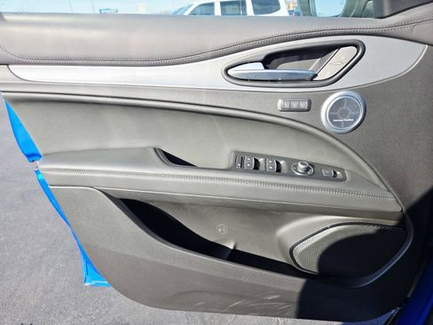 Used 2024 Alfa Romeo Stelvio Veloce image 37