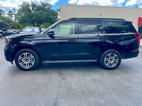 Used 2025 Ford Expedition Active AWD/4WD image 2