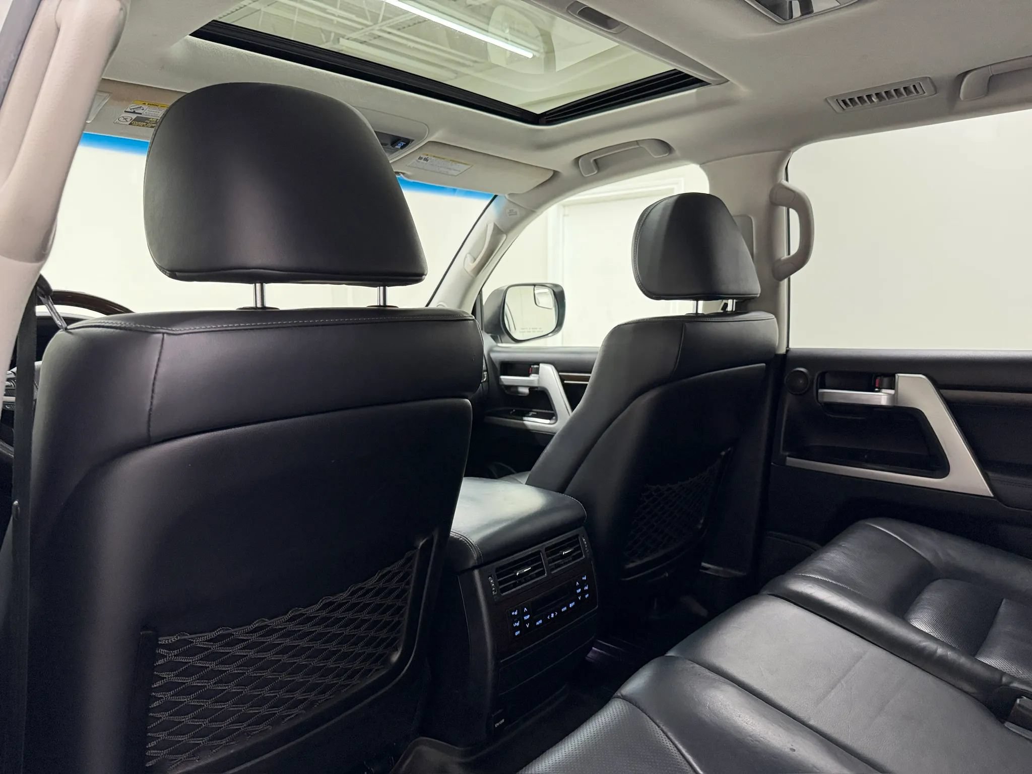 Used 2018 Toyota Land Cruiser AWD/4WD image 64