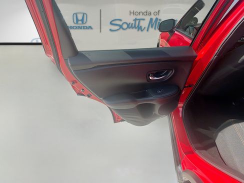 Certified 2025 Honda HR-V Sport image 24